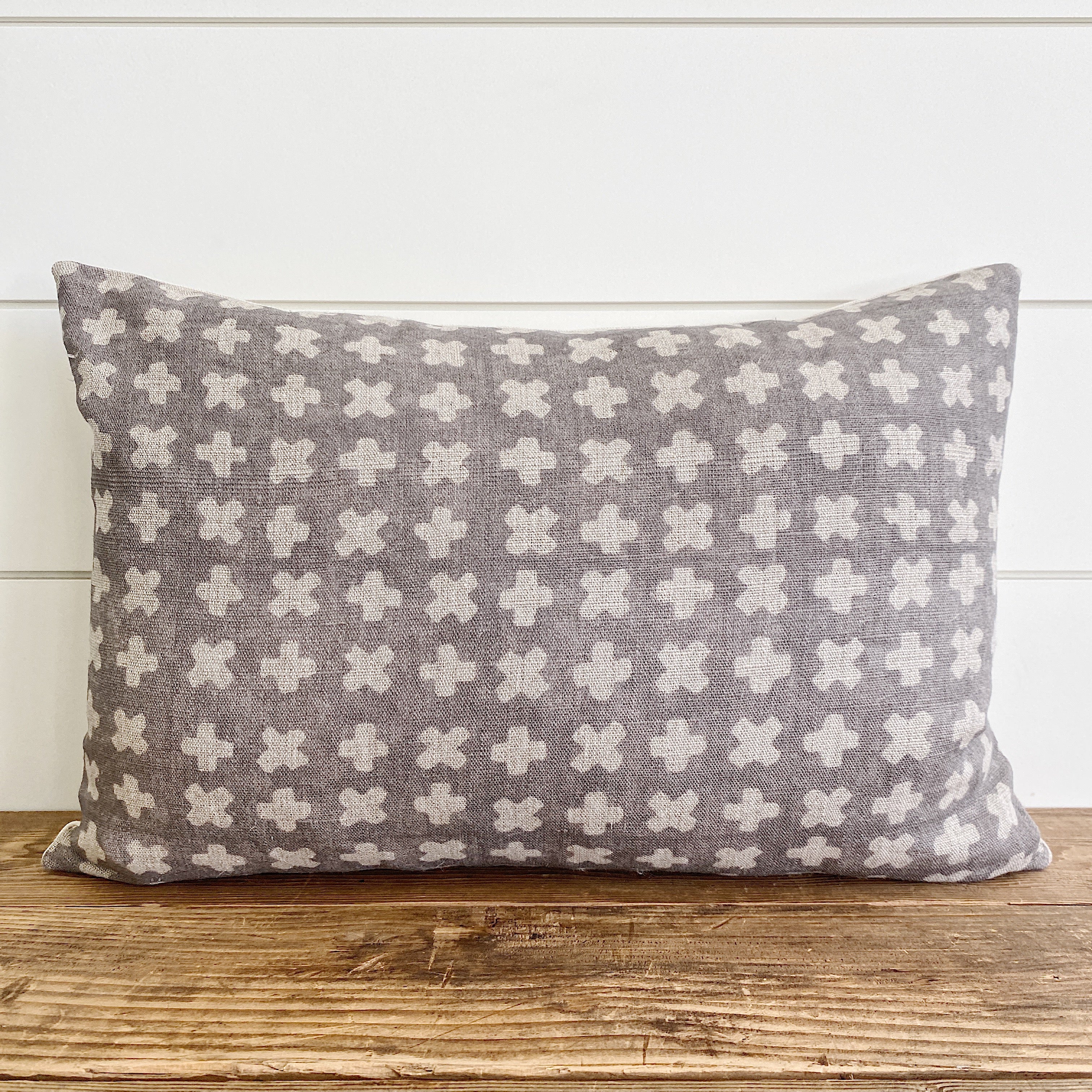 JOSIE | Geometric Cross Taupe/Gray