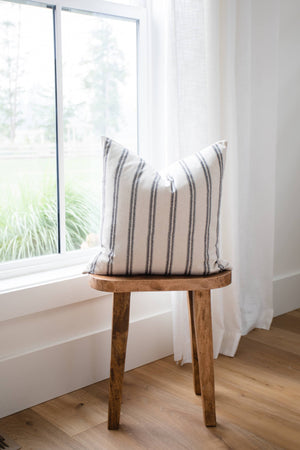 ADMIRAL|| Blurred Navy Lines & Off White Pillow Cover