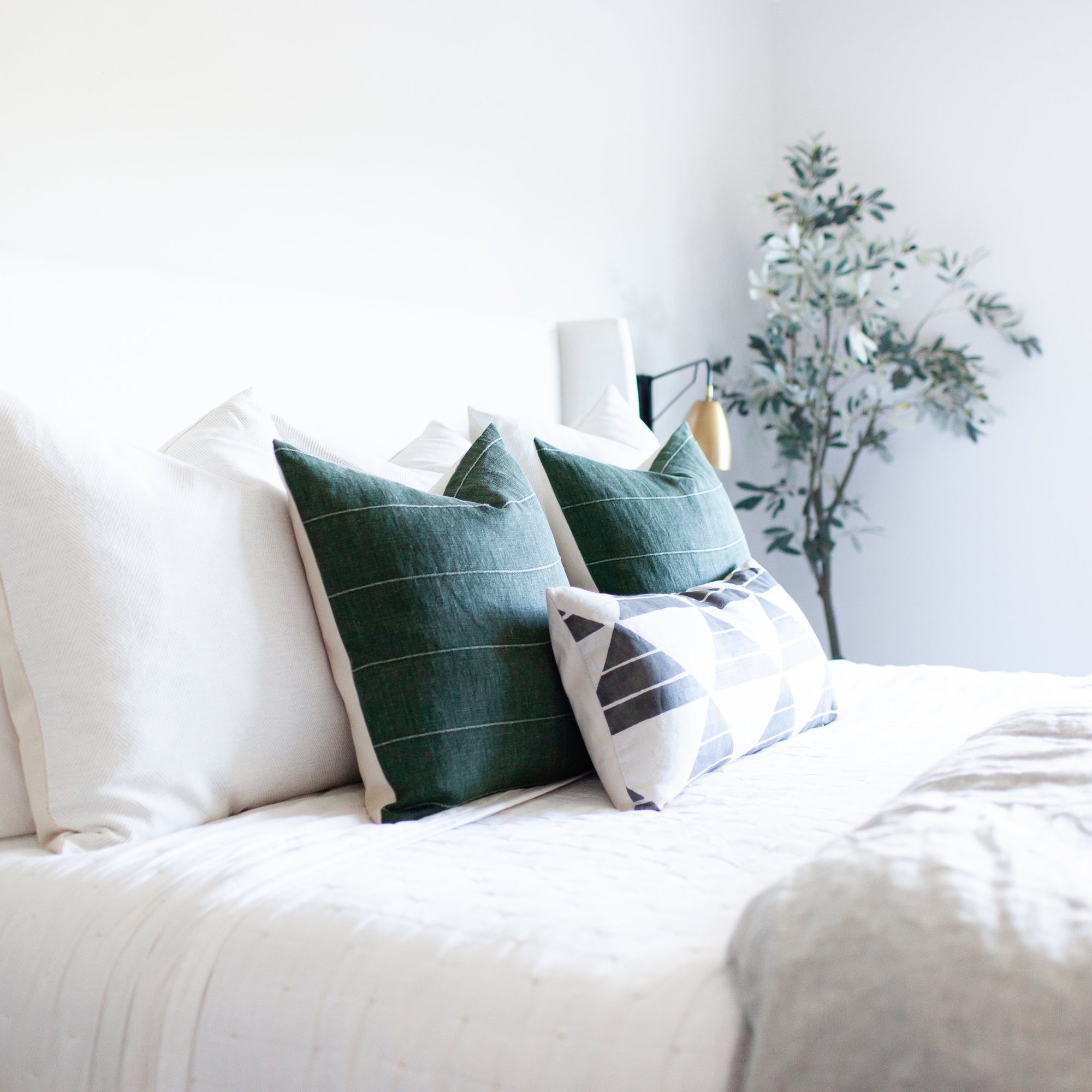 TRUETT Dark Green Linen Pillow Cover Linen and Ivory