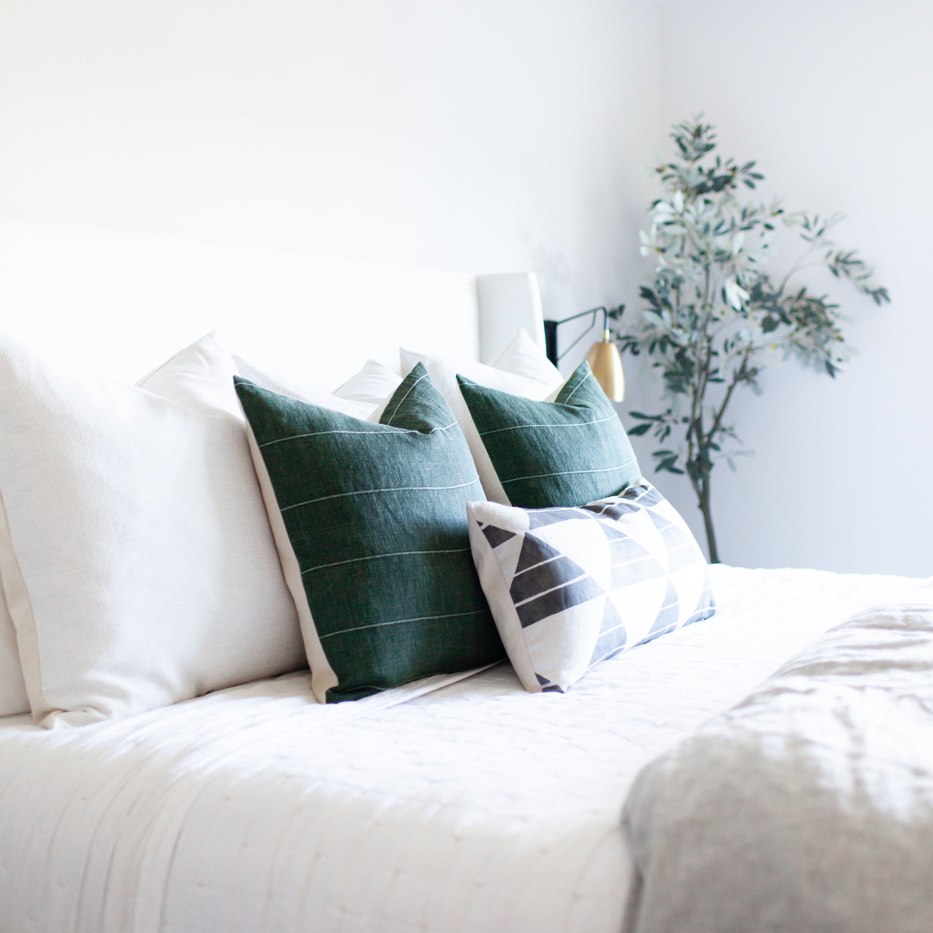 TRUETT Dark Green Linen Pillow Cover Linen and Ivory