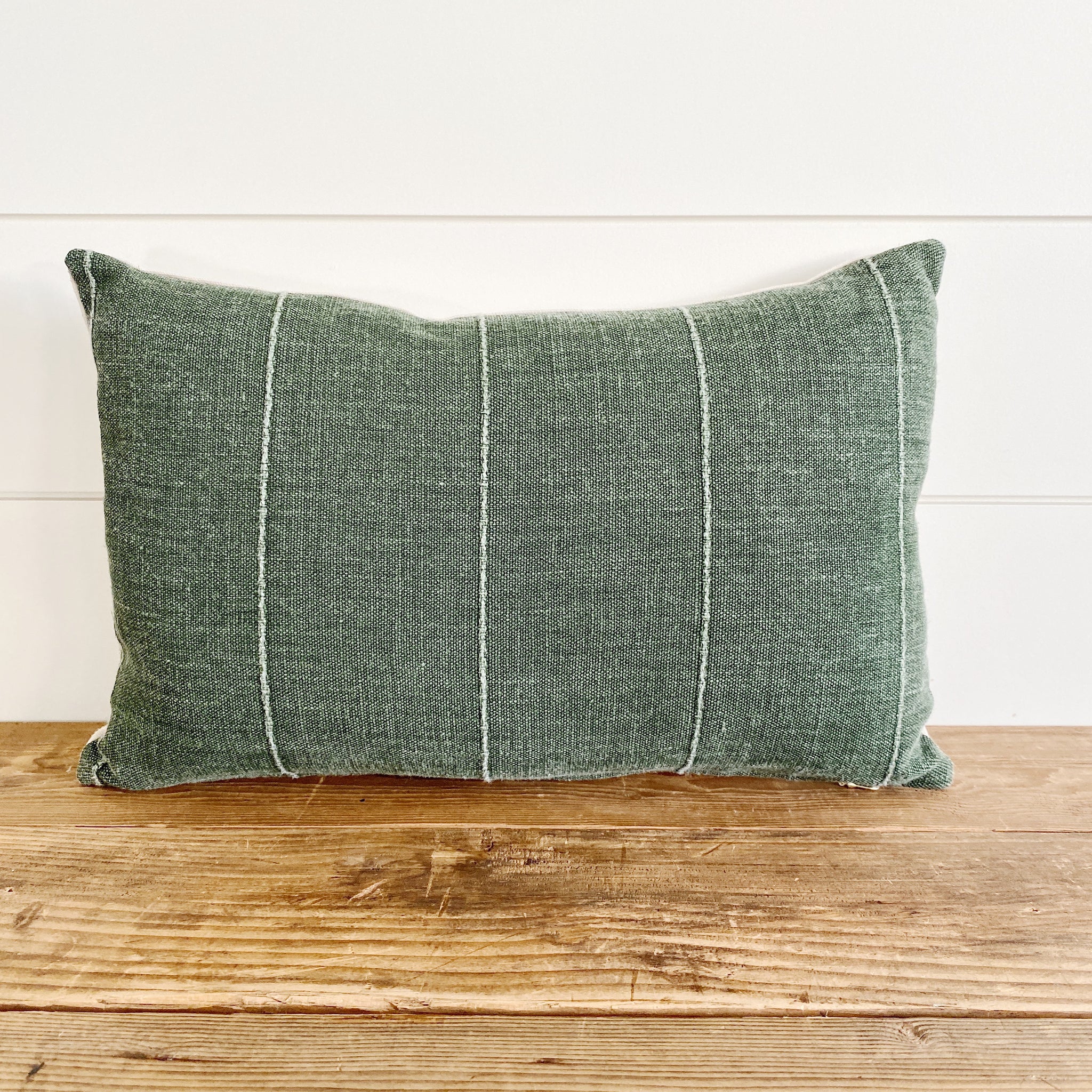 Hunter store green pillows
